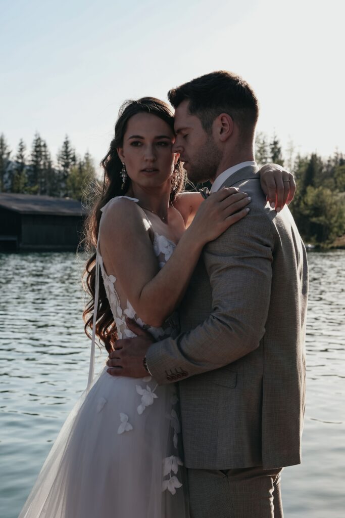 Braut und Bräutigam auf freier Trauung in Regensburg und Ingolstadt mit Evylin