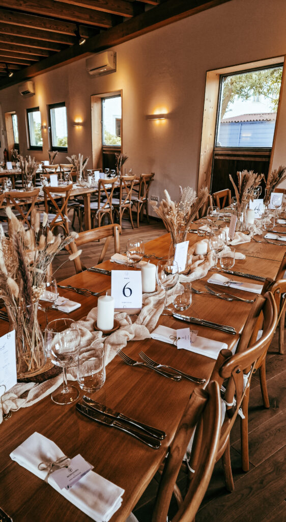 dekorierter Innenraum in der Location zum Heiraten Nähe Regensburg
